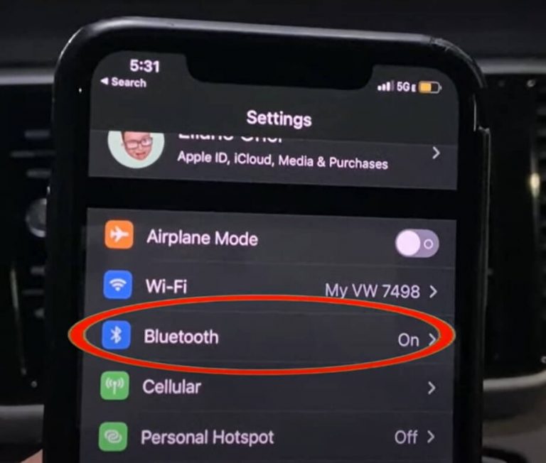 How To Connect iPhone 13 To Apple CarPlay? - Hawkdive.com